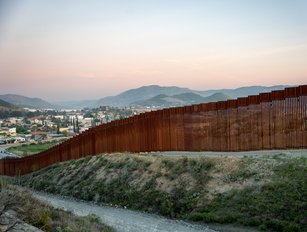 Nearshoring US businesses 'face Mexico border bottlenecks'