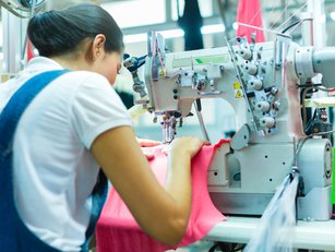 Clothes manufacturers 'strategic over suppliers' - McKinsey