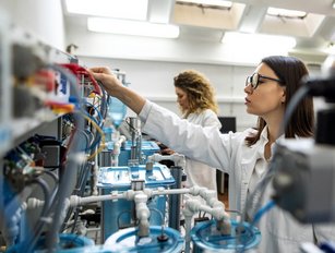 Supply chain needs more women in STEM roles